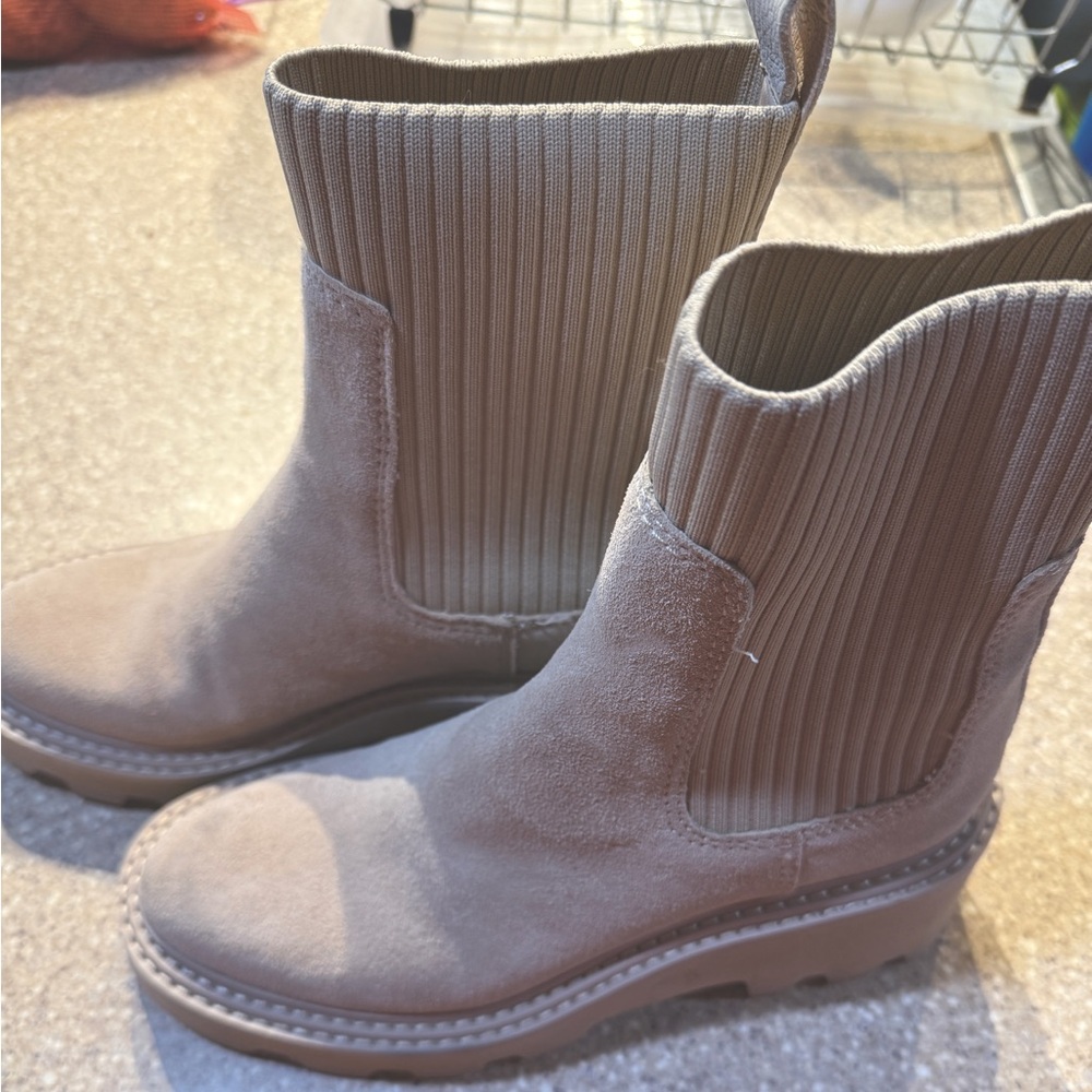 Dolce Vita Hoven H2O booties